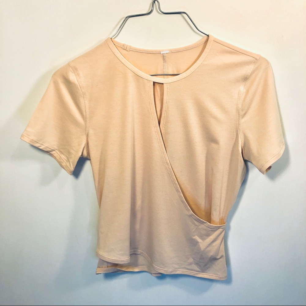 Lululemon short sleeve cropped top